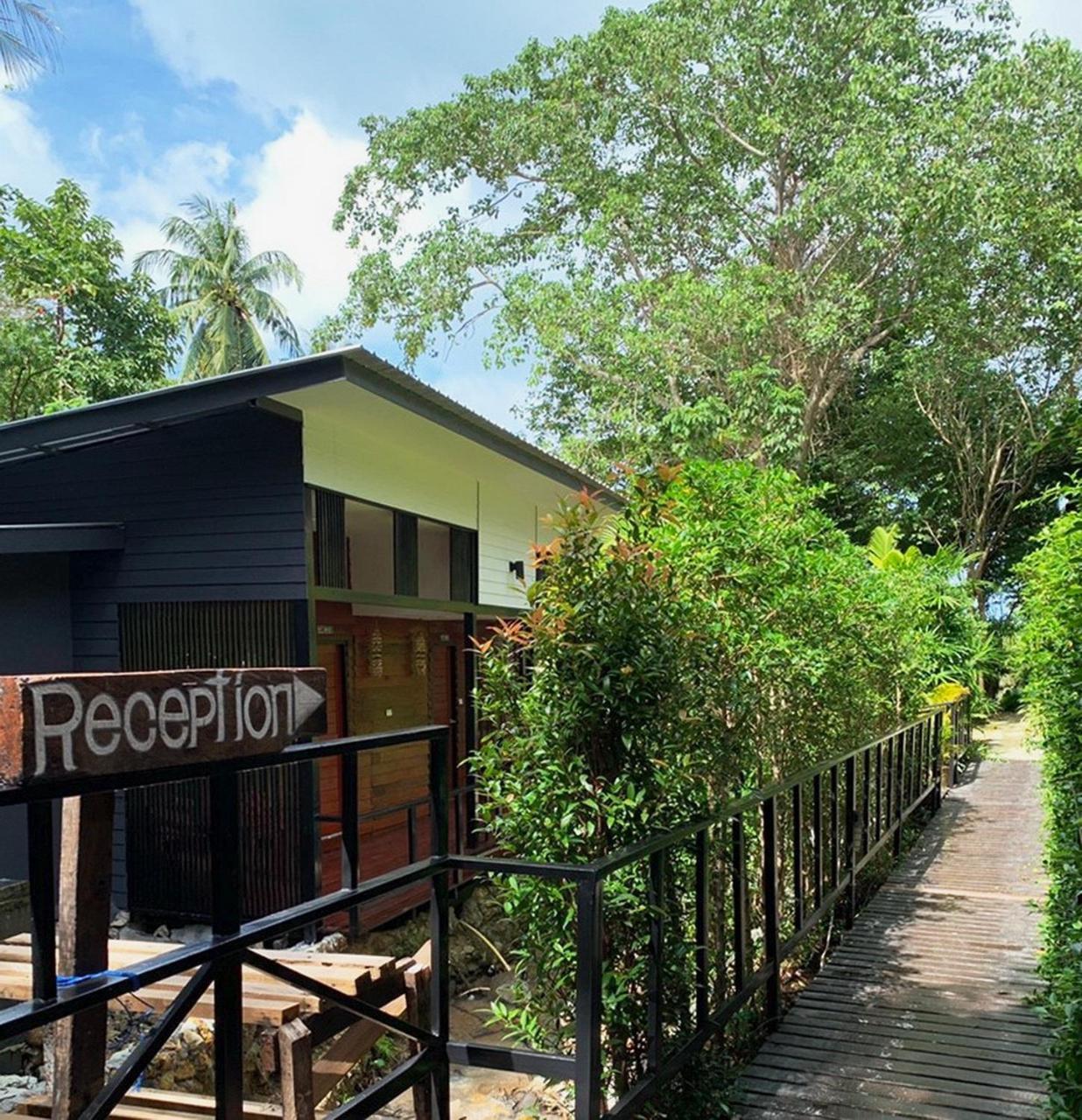 West Coast Beach Resort Ko Pha Ngan Exterior photo